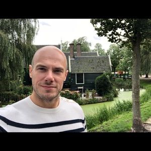 Meet your Posher, Robert